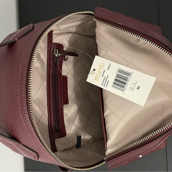 BRAND NEW MICHEAL KORS LEATHER BACKPACK - Picture 3 of 4